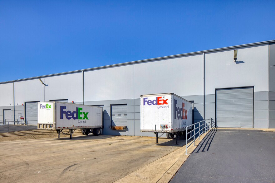 More Photos Of 6301 Florin Perkins Rd, Sacramento Warehouse For Lease