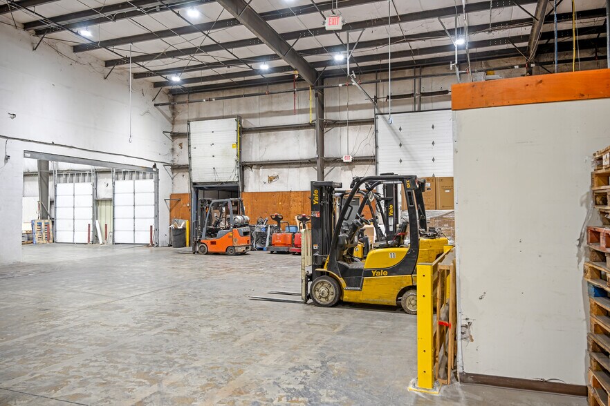 More Photos Of 475 Oberlin Ave S, Lakewood Unknown For Lease