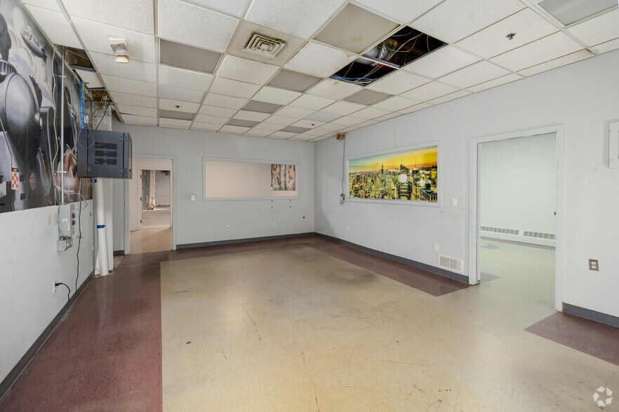 More Photos Of 650 Franklin Ave, Hartford Manufacturing For Sale