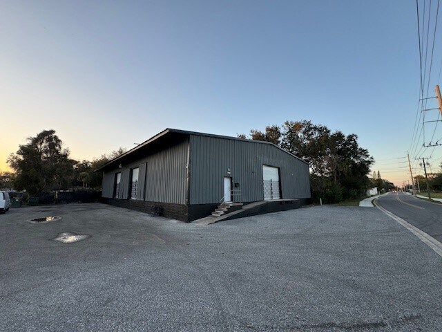 More Photos Of 424 S Deleon Ave, Titusville Warehouse For Sale