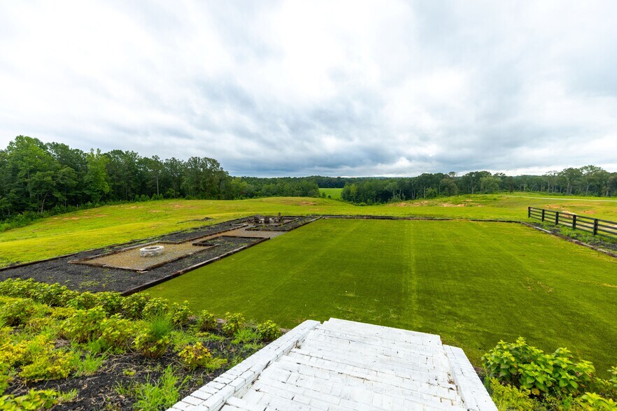 More Photos Of 2199 Roosterville Rd, Roopville Horse Stables For Sale