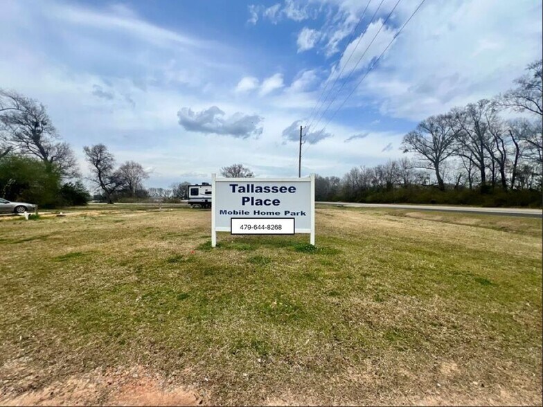 Primary Photo Of 51 Lakewater Dr, Tallassee Manufactured Housing Mobile Home Park For Sale
