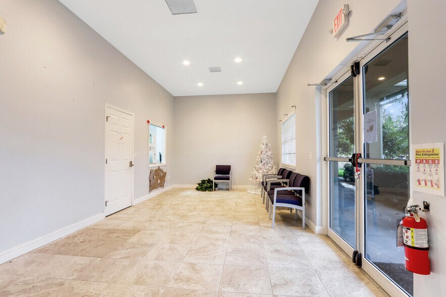 More Photos Of 1405 SE Goldtree Dr, Port Saint Lucie Medical For Lease