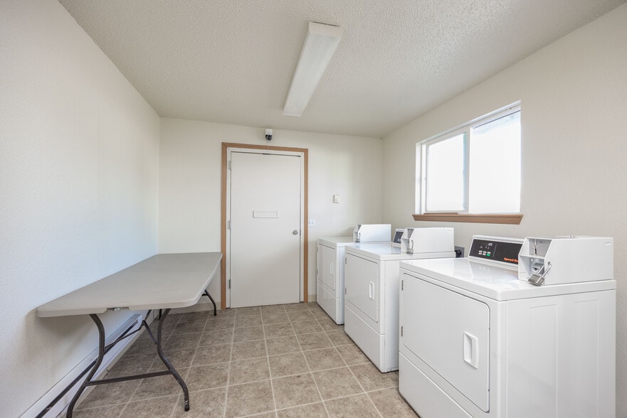 More Photos Of 1100-1105 S Pearl St, Centralia Apartments For Sale