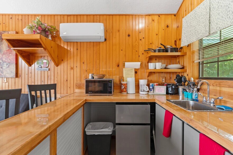 More Photos Of 14 Marina Pt, Huntsville Trailer Camper Park For Sale