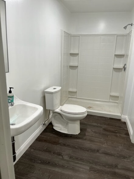 More Photos Of 5217-5223 Lankershim Blvd, North Hollywood Storefront Retail Office For Lease