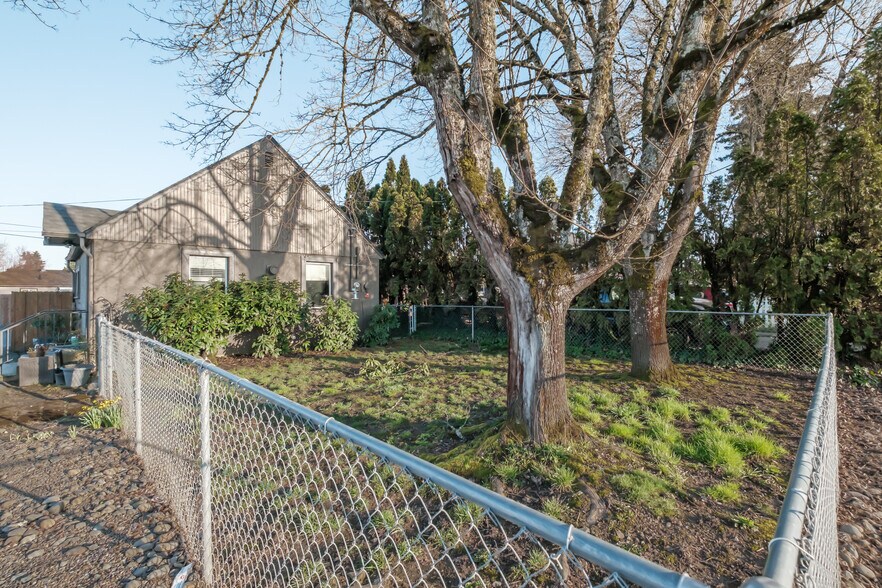 More Photos Of 1209-1215 Shortridge St SE, Albany Office Residential For Sale