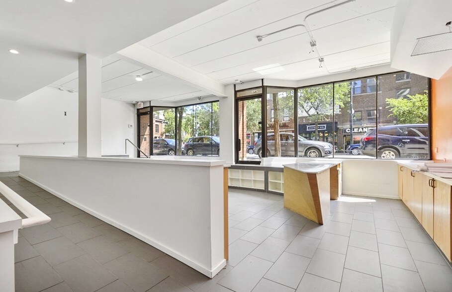 More Photos Of 1650-1660 N Wells St, Chicago General Retail For Sale