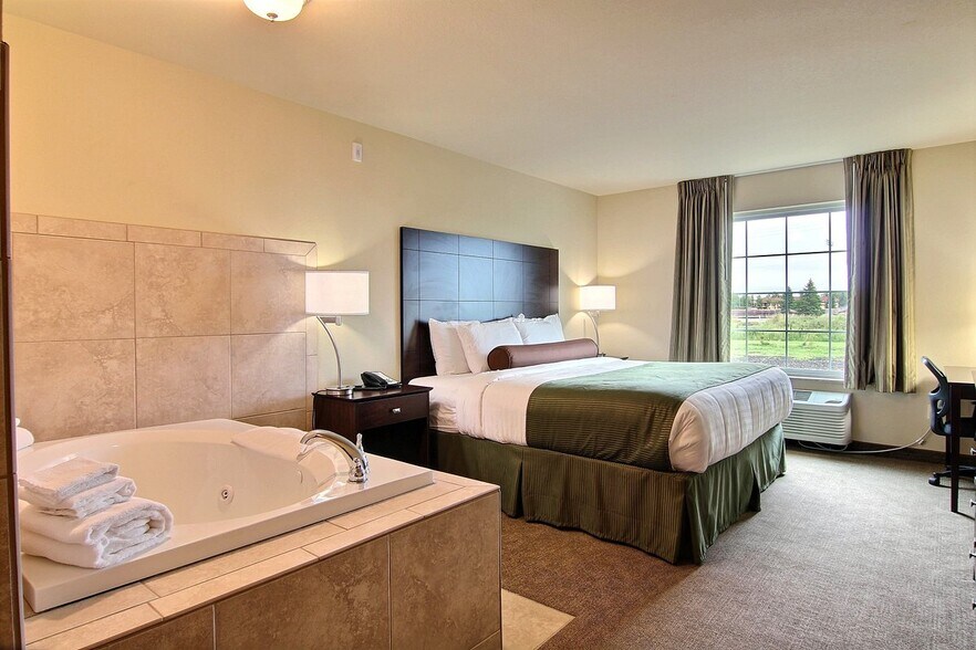 More Photos Of 2304 Sahlstrom Dr, Crookston Hotel For Sale
