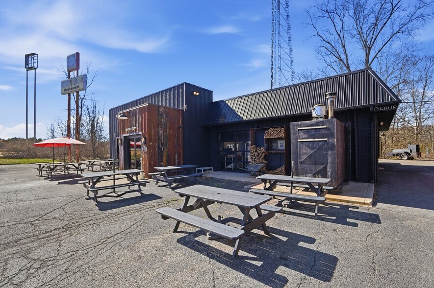 More Photos Of 1256 Columbus Rd, Granville Restaurant For Sale