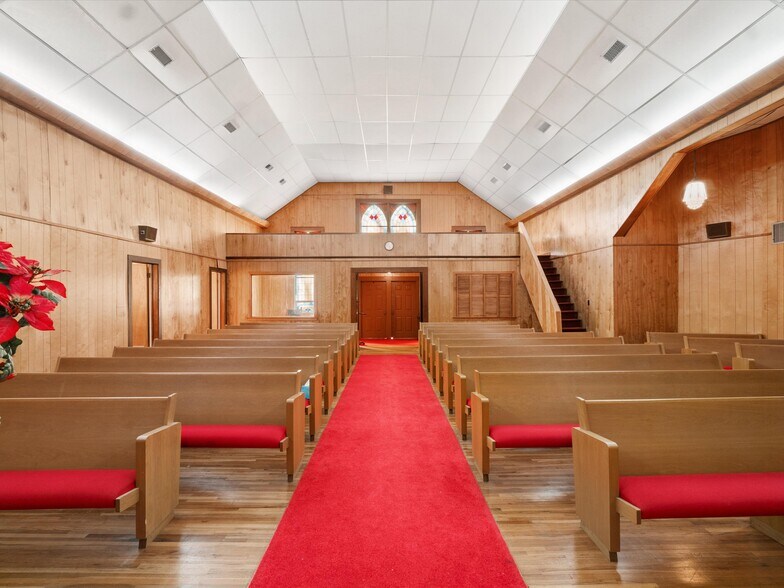 More Photos Of 307 Broadnax St, Daingerfield Religious Facility For Sale