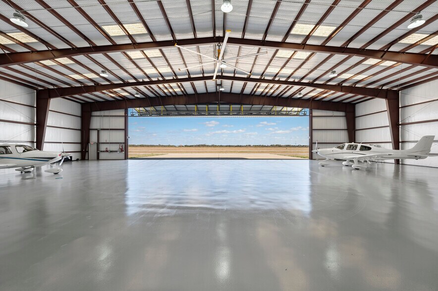 More Photos Of 1438 Airport Blvd, Mesquite Specialty For Sale