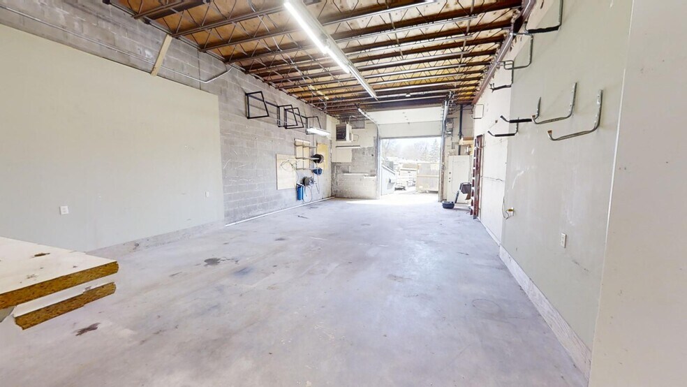 More Photos Of 2578-2580 E 7th Ave, North Saint Paul Storefront Retail Residential For Sale