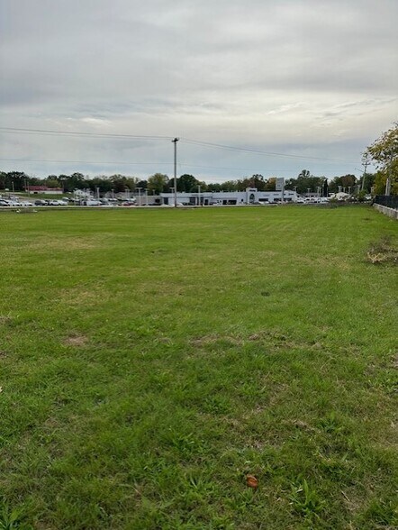 More Photos Of 135 Radio City Dr, Pekin Land For Sale