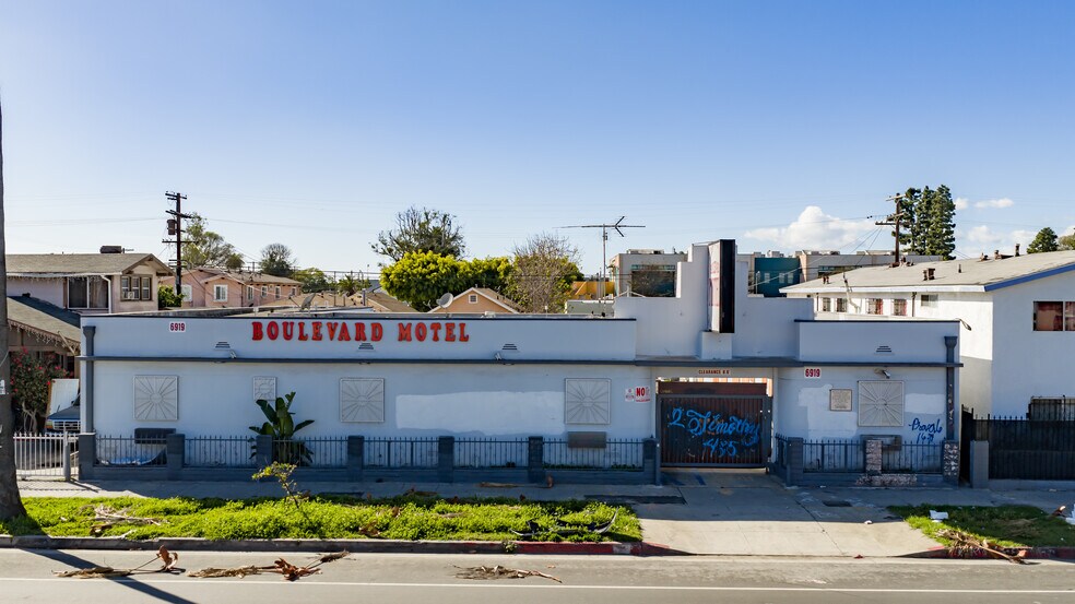 More Photos Of 6919 S Figueroa St, Los Angeles Hotel For Sale