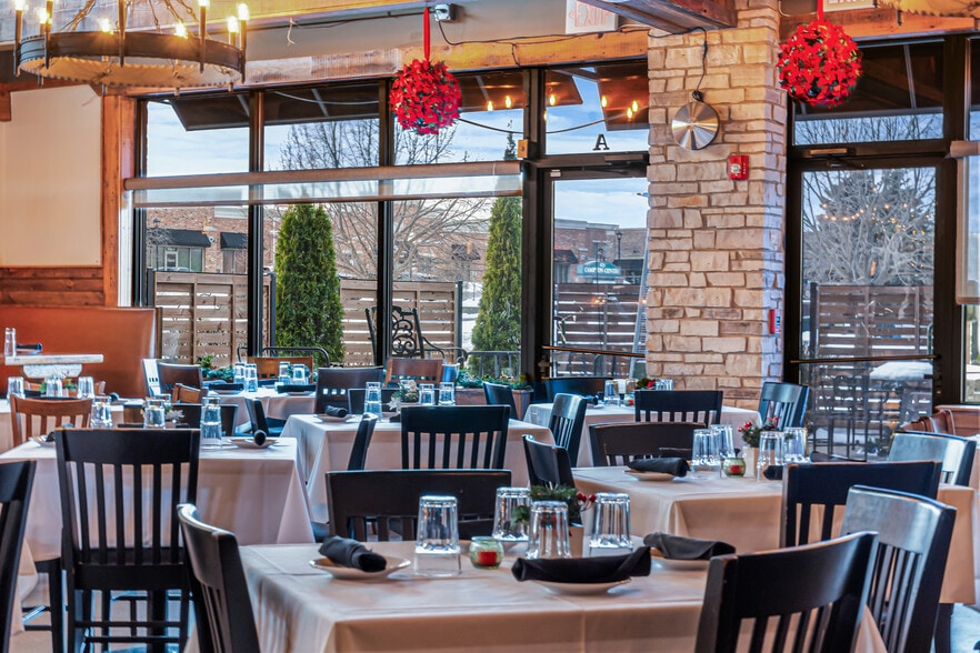 More Photos Of 40W188 Campton Crossings Dr, St Charles Restaurant For Sale