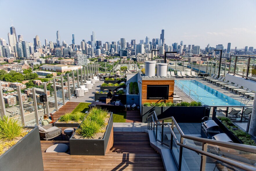 More Photos Of 1475 N Kingsbury St, Chicago Apartments For Lease