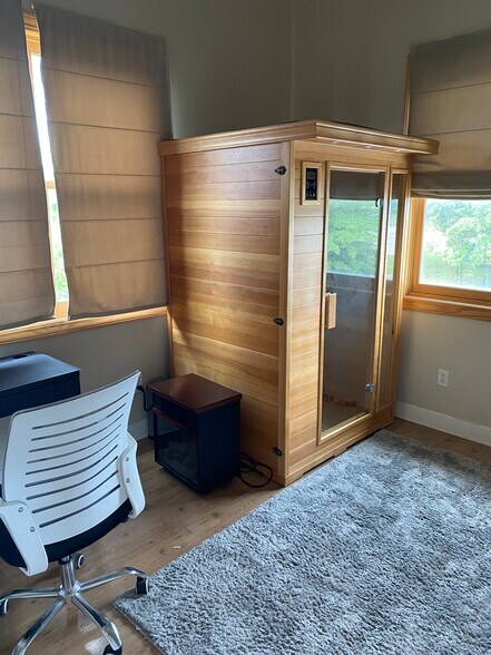 More Photos Of 350 SW Greenwich Dr, Lee's Summit Storefront Retail Office For Sale