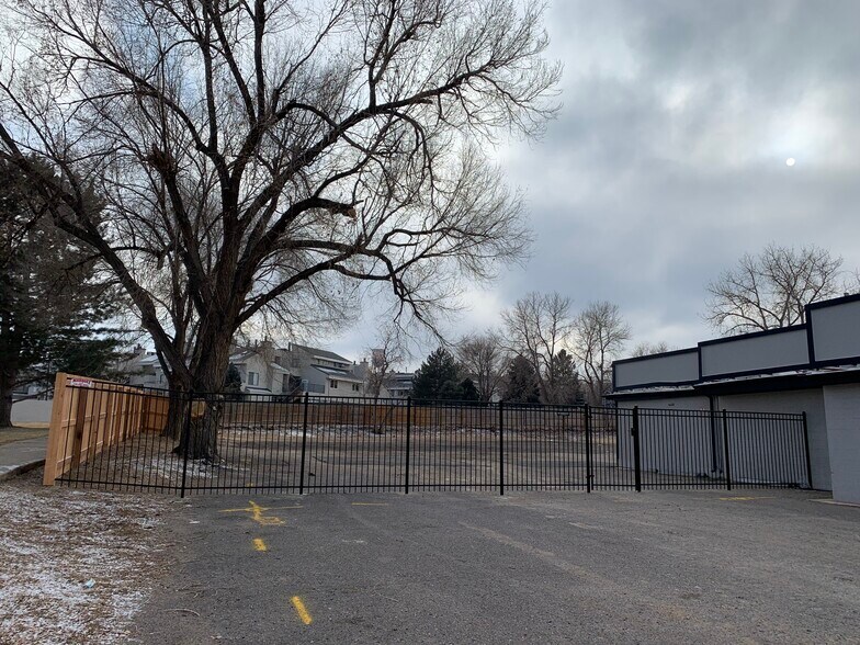 More Photos Of 6400 W 20th Ave, Lakewood General Retail For Sale