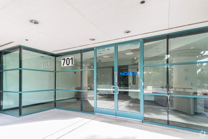 More Photos Of 701 E Middlefield Rd, Mountain View Research And Development For Lease