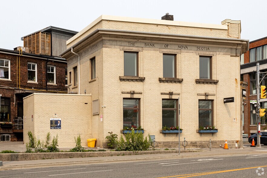 More Photos Of 541 Queen St E, Toronto Storefront For Lease