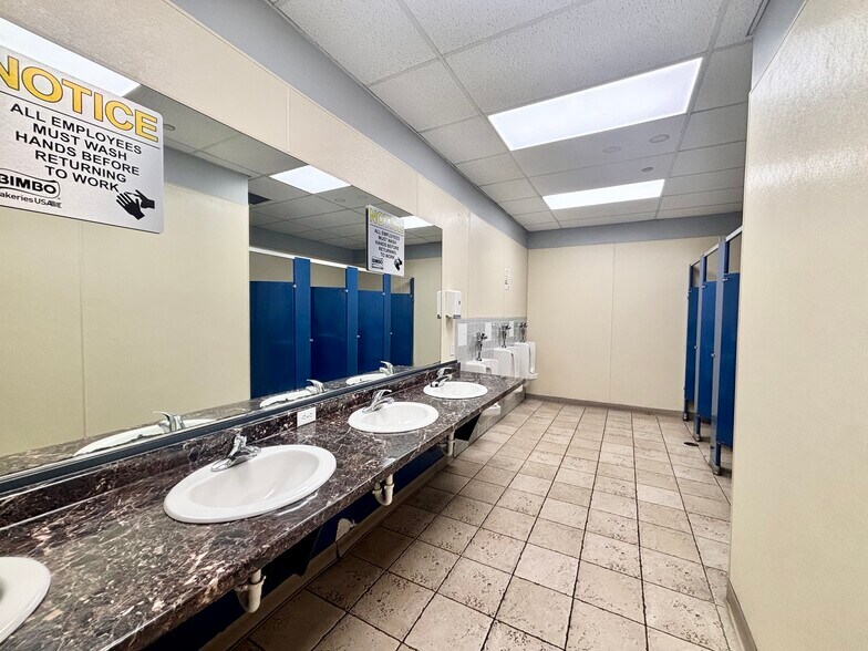 More Photos Of 328 Selleck St, Stamford Food Processing For Lease