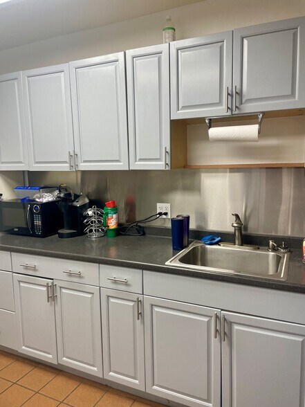 More Photos Of 3973 Arnold Ave, Naples Warehouse For Sale