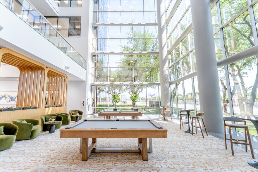 More Photos Of 14643 N Dallas Pky, Dallas Office For Lease