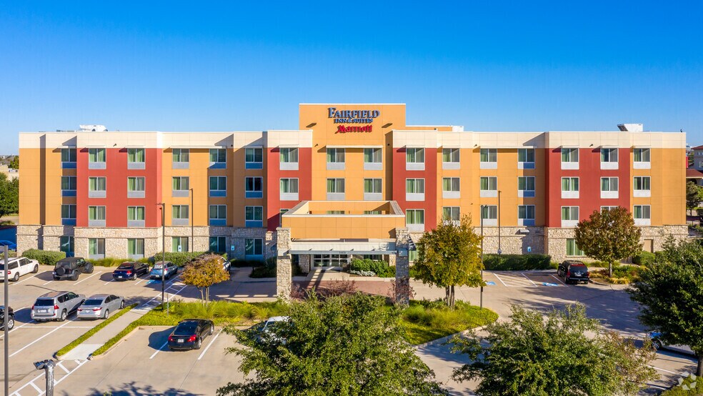 More Photos Of 5909 Stone Creek Dr, The Colony Hotel For Sale