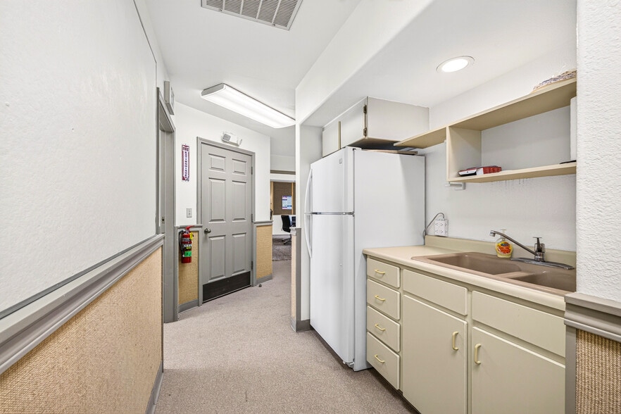 More Photos Of 3716 E Idaho St, Elko Office Residential For Lease