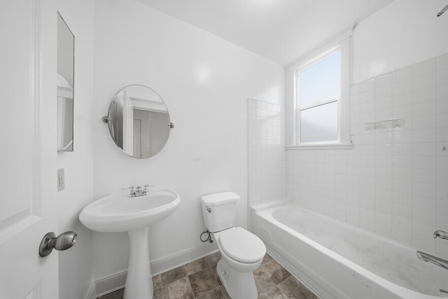More Photos Of 561 Minna St, San Francisco Multifamily For Sale