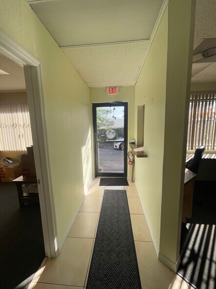 More Photos Of 960 Chalmer Dr, Marco Island Light Manufacturing For Sale