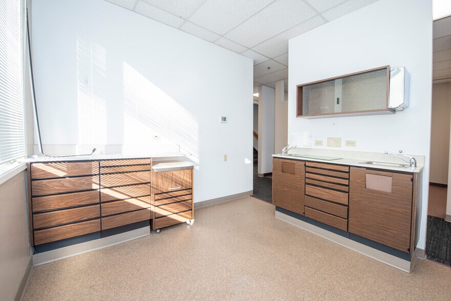 More Photos Of 4361 Boniface Pky, Anchorage Healthcare For Sale