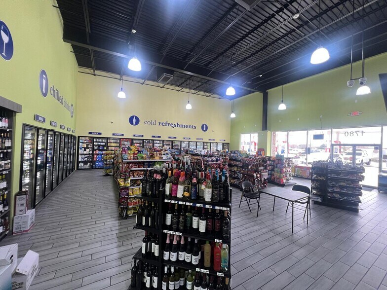 More Photos Of 1780 N Major Dr, Beaumont Storefront For Sale