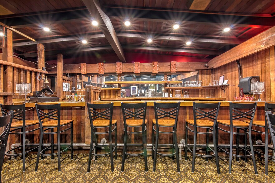 More Photos Of 54905 N Circle Dr, Idyllwild-Pine Cove Restaurant For Lease