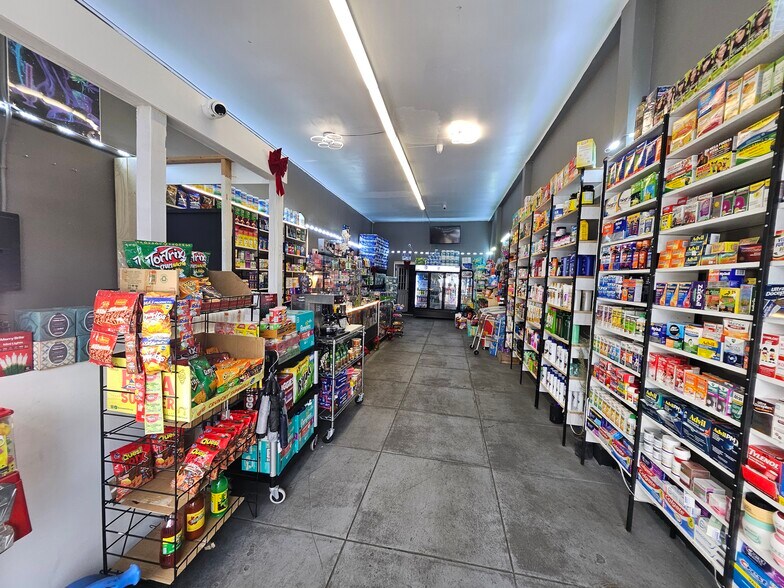 More Photos Of 2500 W Pico Blvd, Los Angeles Storefront Retail Residential For Sale