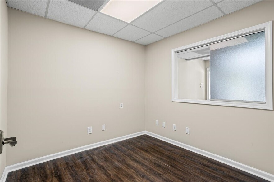 More Photos Of 889 Commerce Dr Sw, Conyers Loft Creative Space For Sale