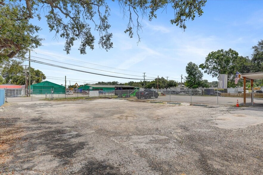 More Photos Of 11309 E US Highway 92, Seffner Warehouse For Sale