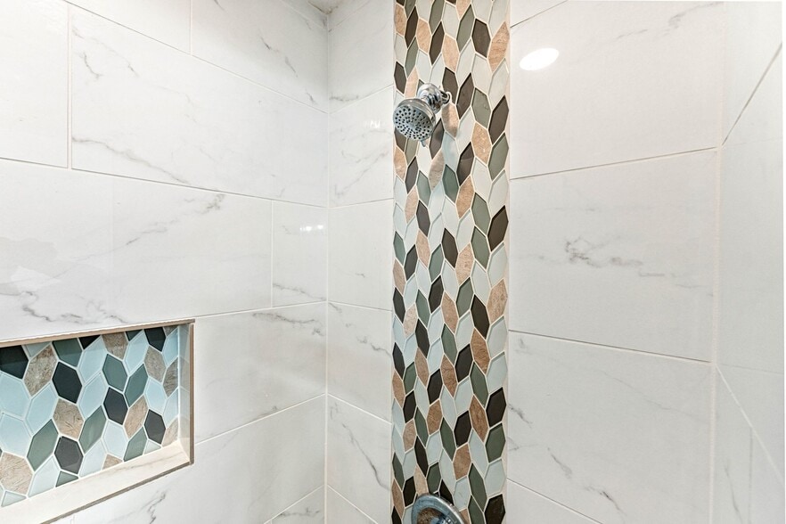 More Photos Of 13747 US Highway 87 S, Adkins Flex For Lease