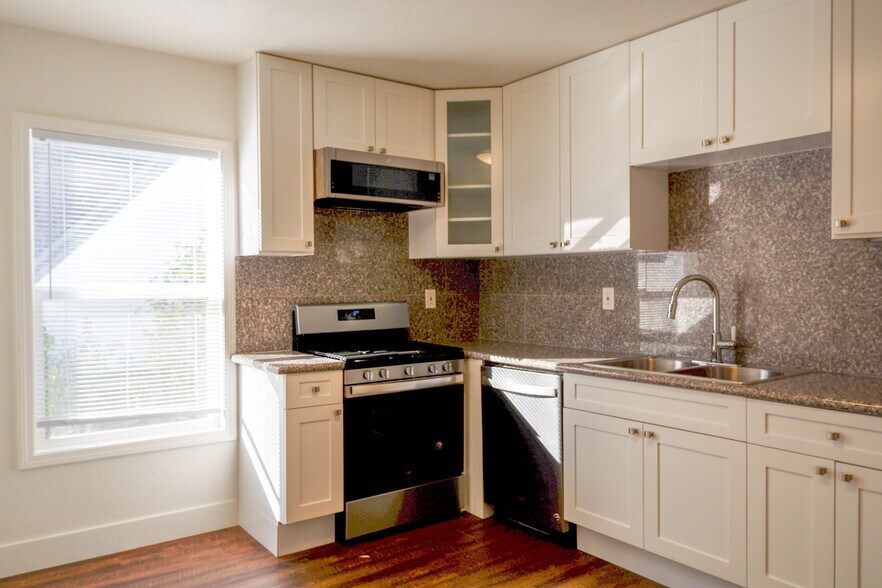 More Photos Of 940 York St, Vallejo Apartments For Sale