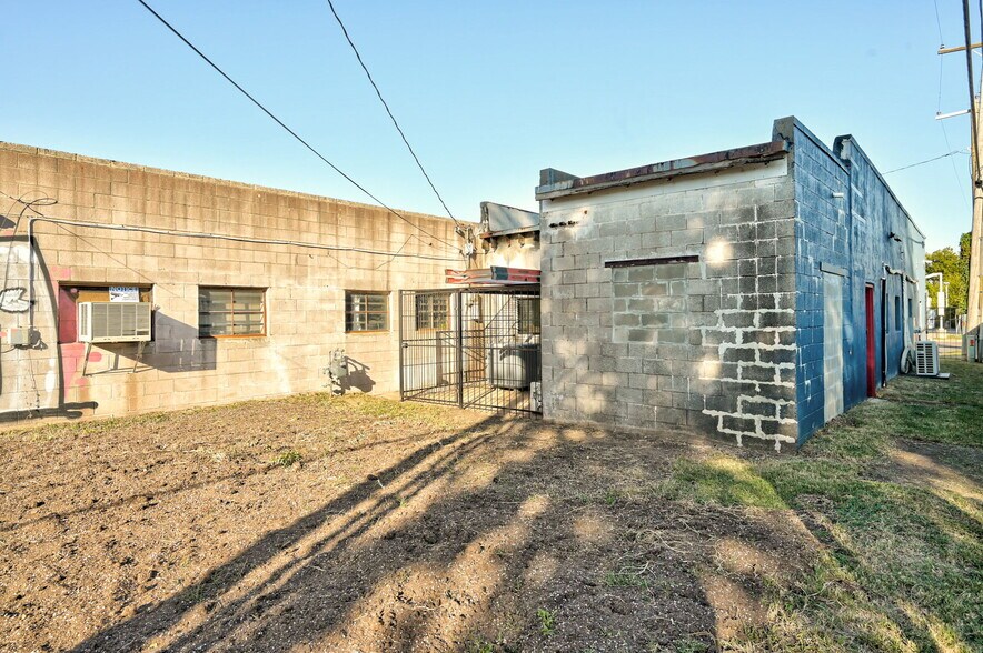 More Photos Of 1615 N Portland Ave, Oklahoma City Warehouse For Sale