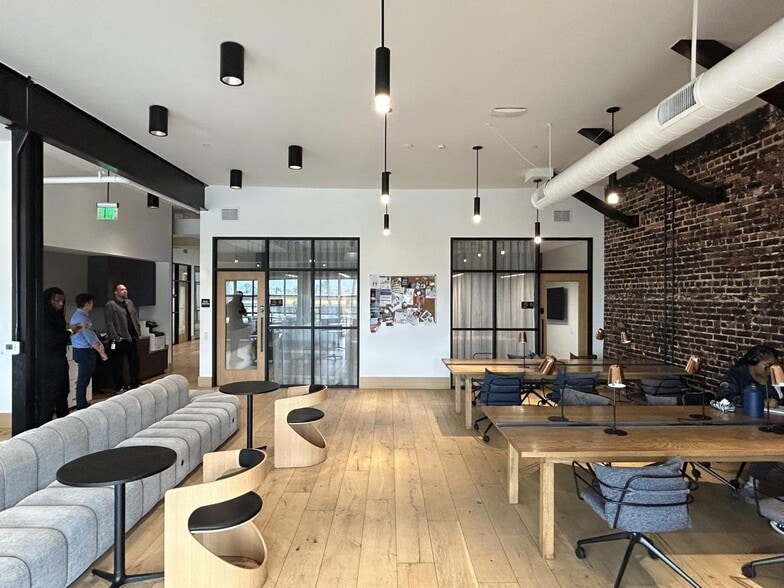 More Photos Of 5211 W Adams Blvd, Los Angeles Storefront Retail Office For Lease