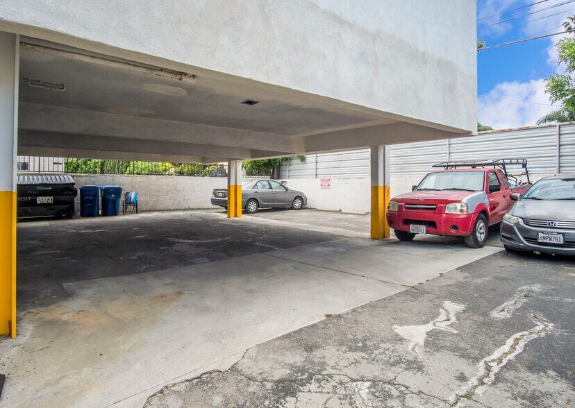 More Photos Of 14317 Haynes St, Van Nuys Apartments For Sale