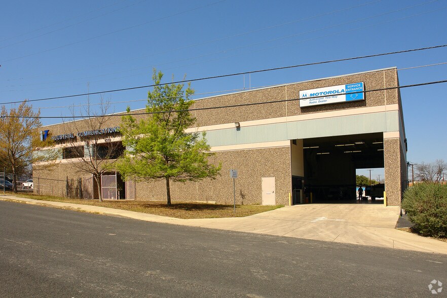 More Photos Of 1009-1019 E Euclid Ave, San Antonio Warehouse For Sale