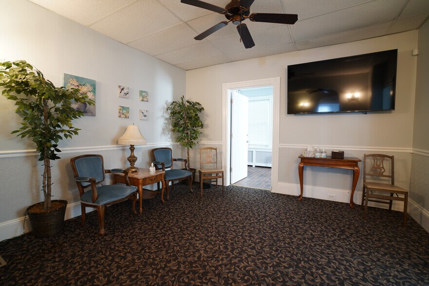 More Photos Of 625 Byberry Rd, Philadelphia Funeral Home For Sale