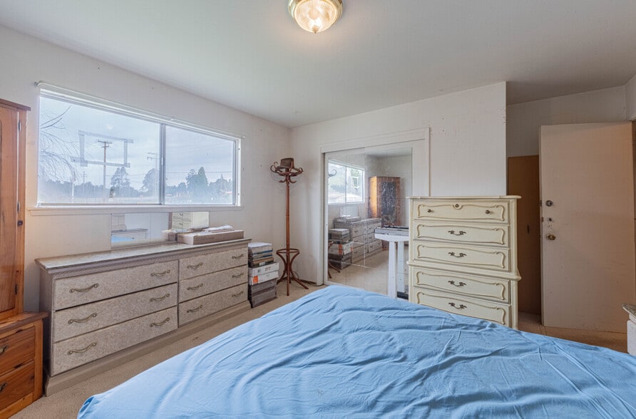 More Photos Of 10050 Reese Cir, Prunedale Warehouse For Sale