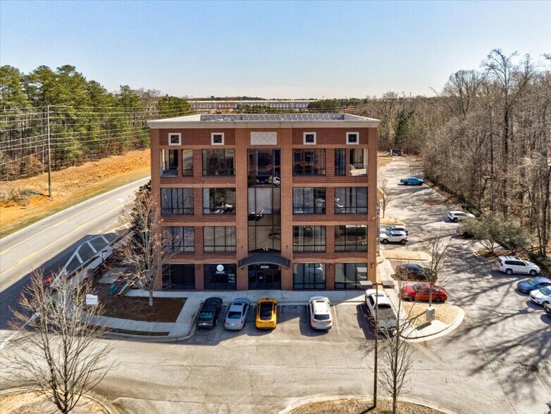 More Photos Of 2030 Avalon Pky, McDonough Office For Sale