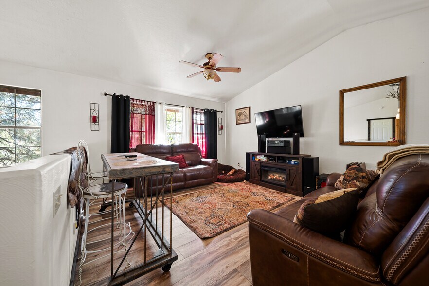 More Photos Of 2089 E White Mountain Blvd, Pinetop Hotel For Sale