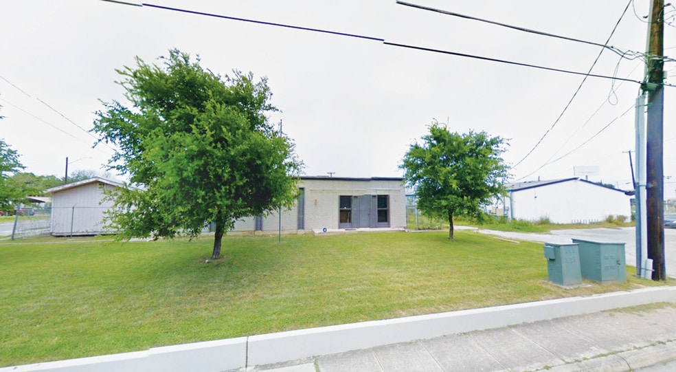 More Photos Of 3311 Roselawn Rd, San Antonio Office For Sale