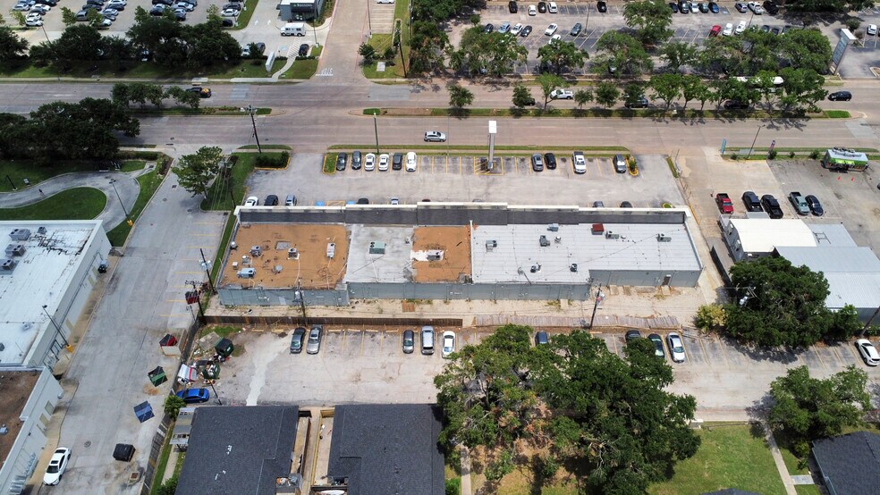 More Photos Of 2635 Gessner, Houston Unknown For Lease